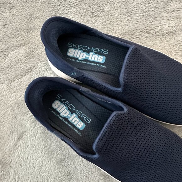 Skechers Slip In Knit Sneakers Shoes Women's size 8 Navy Blue - Picture 2 of 5